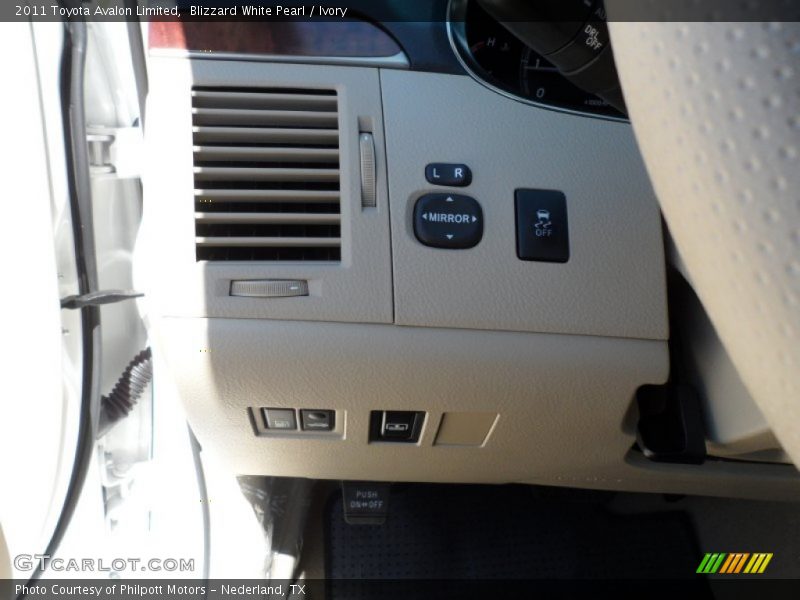 Blizzard White Pearl / Ivory 2011 Toyota Avalon Limited