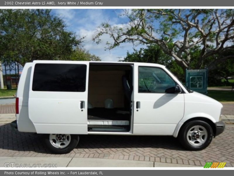  2002 Astro LS AWD Ivory White