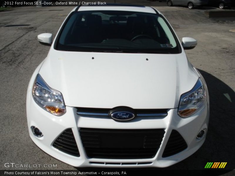 Oxford White / Charcoal Black 2012 Ford Focus SE 5-Door