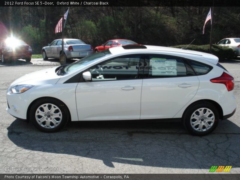 Oxford White / Charcoal Black 2012 Ford Focus SE 5-Door