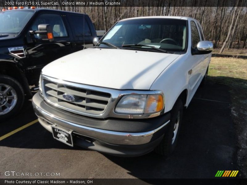 Oxford White / Medium Graphite 2002 Ford F150 XL SuperCab