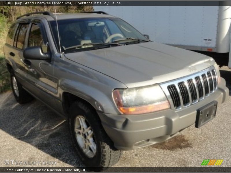 Silverstone Metallic / Taupe 2002 Jeep Grand Cherokee Laredo 4x4