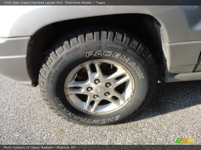 Silverstone Metallic / Taupe 2002 Jeep Grand Cherokee Laredo 4x4