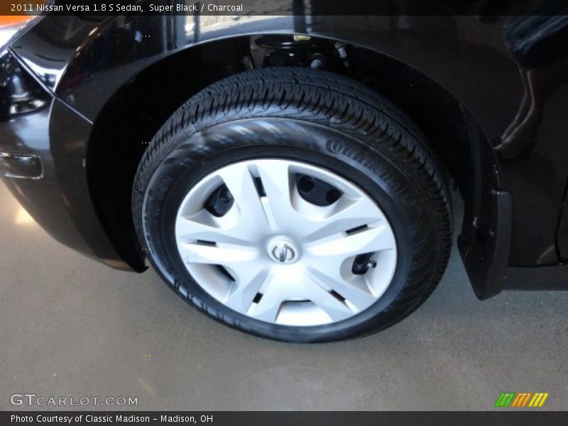 Super Black / Charcoal 2011 Nissan Versa 1.8 S Sedan