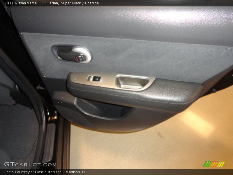 Super Black / Charcoal 2011 Nissan Versa 1.8 S Sedan