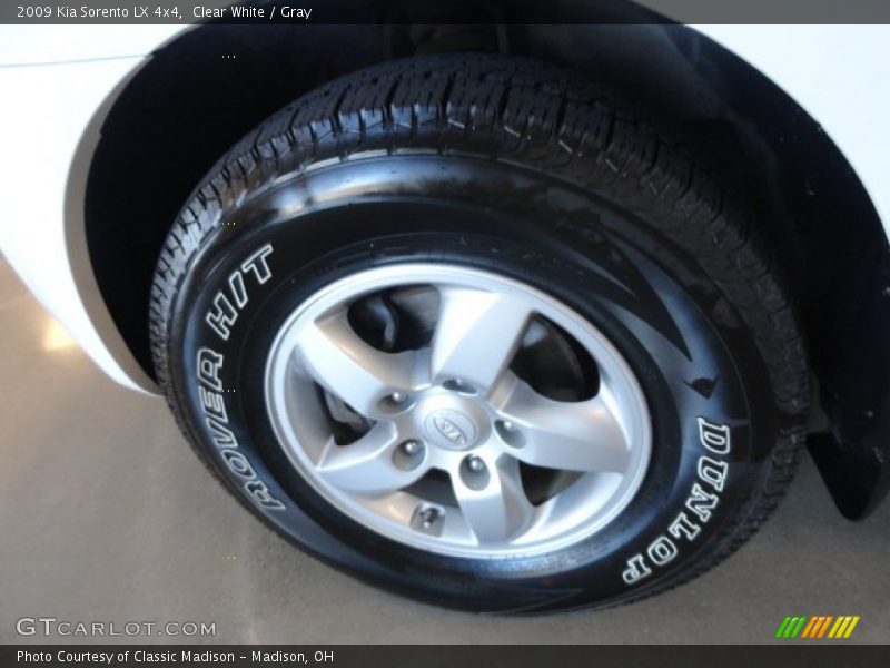 Clear White / Gray 2009 Kia Sorento LX 4x4