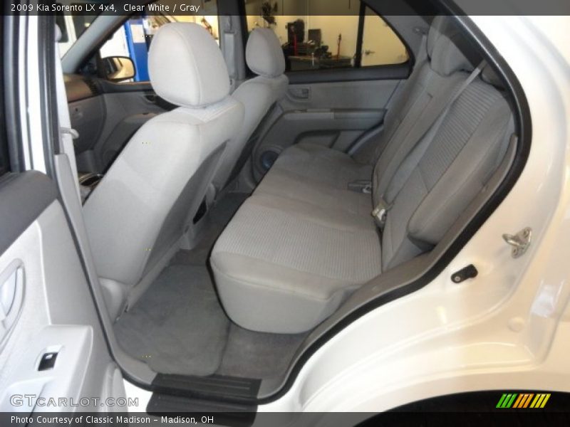 Clear White / Gray 2009 Kia Sorento LX 4x4