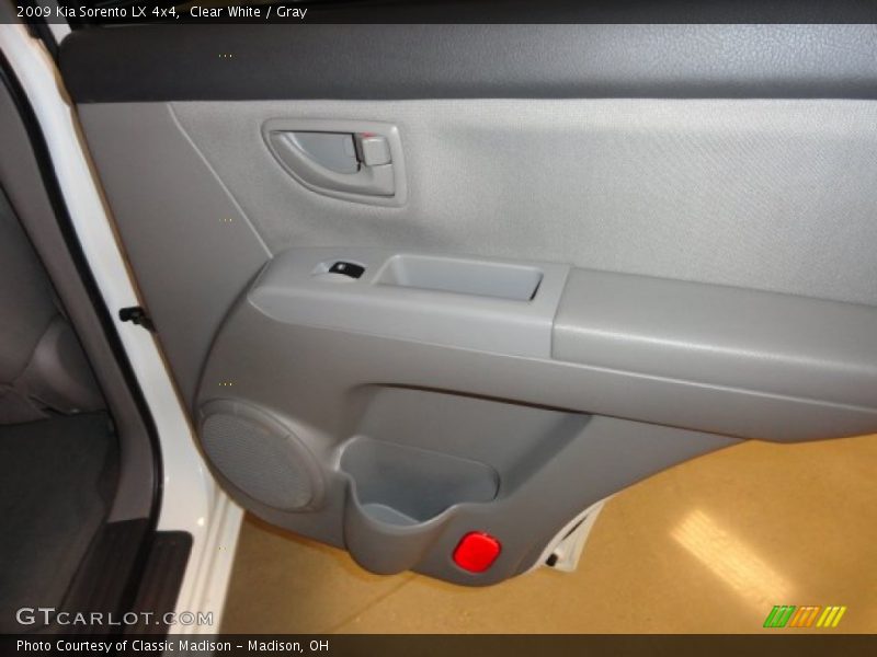 Clear White / Gray 2009 Kia Sorento LX 4x4