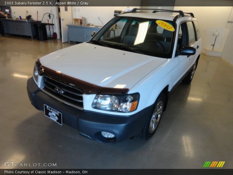 Aspen White / Gray 2003 Subaru Forester 2.5 X