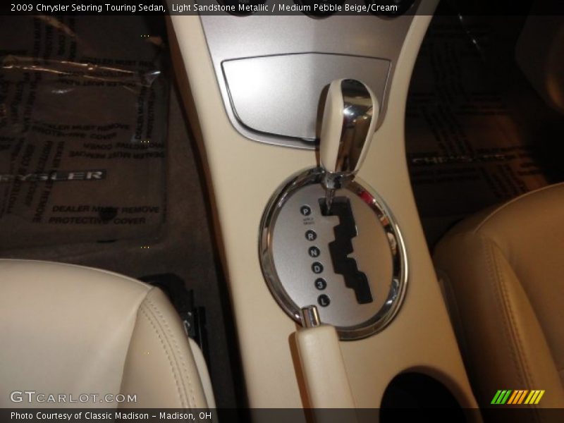 Light Sandstone Metallic / Medium Pebble Beige/Cream 2009 Chrysler Sebring Touring Sedan