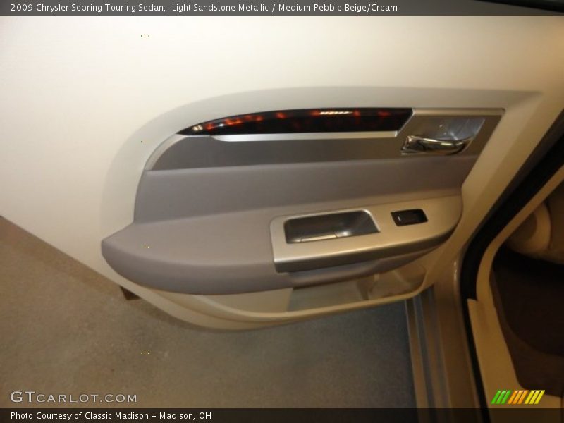 Light Sandstone Metallic / Medium Pebble Beige/Cream 2009 Chrysler Sebring Touring Sedan