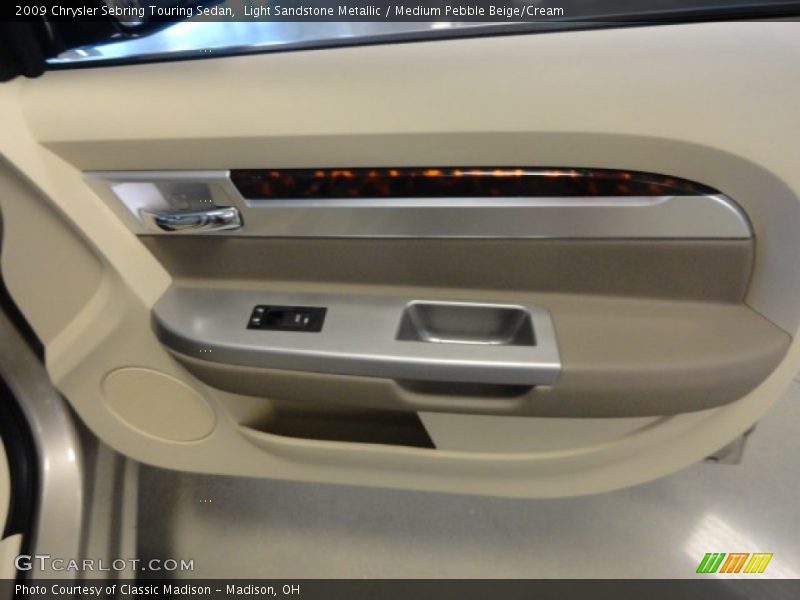 Light Sandstone Metallic / Medium Pebble Beige/Cream 2009 Chrysler Sebring Touring Sedan