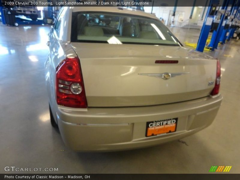 Light Sandstone Metallic / Dark Khaki/Light Graystone 2009 Chrysler 300 Touring