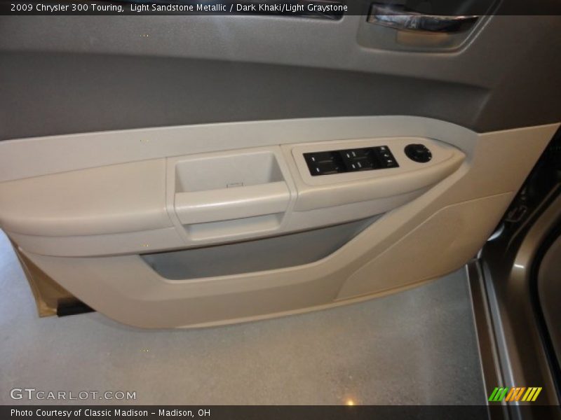 Light Sandstone Metallic / Dark Khaki/Light Graystone 2009 Chrysler 300 Touring