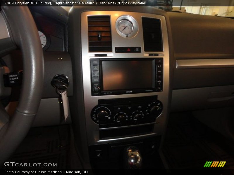 Light Sandstone Metallic / Dark Khaki/Light Graystone 2009 Chrysler 300 Touring