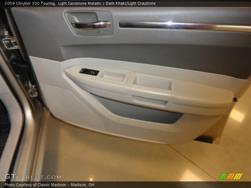 Light Sandstone Metallic / Dark Khaki/Light Graystone 2009 Chrysler 300 Touring