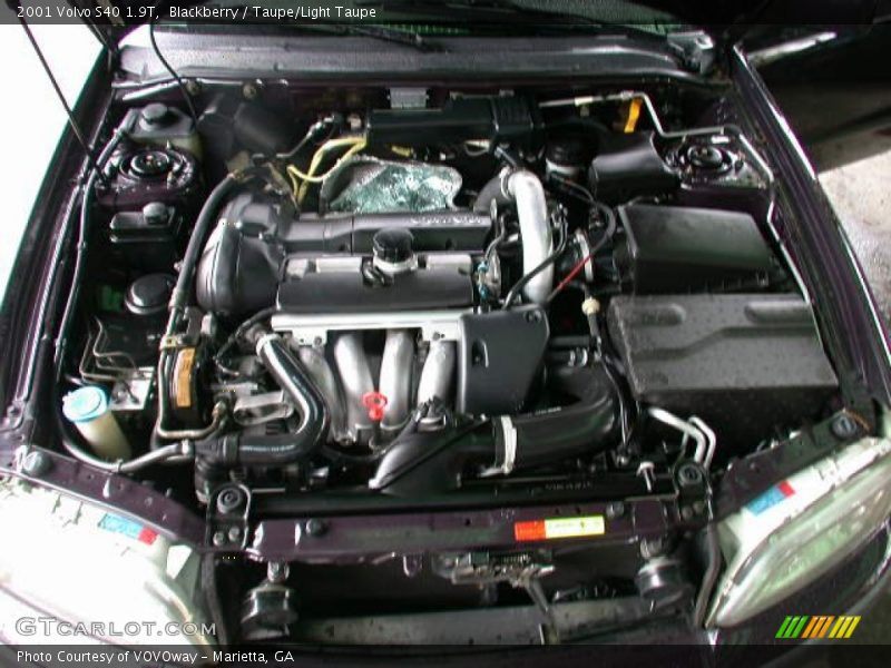 Blackberry / Taupe/Light Taupe 2001 Volvo S40 1.9T