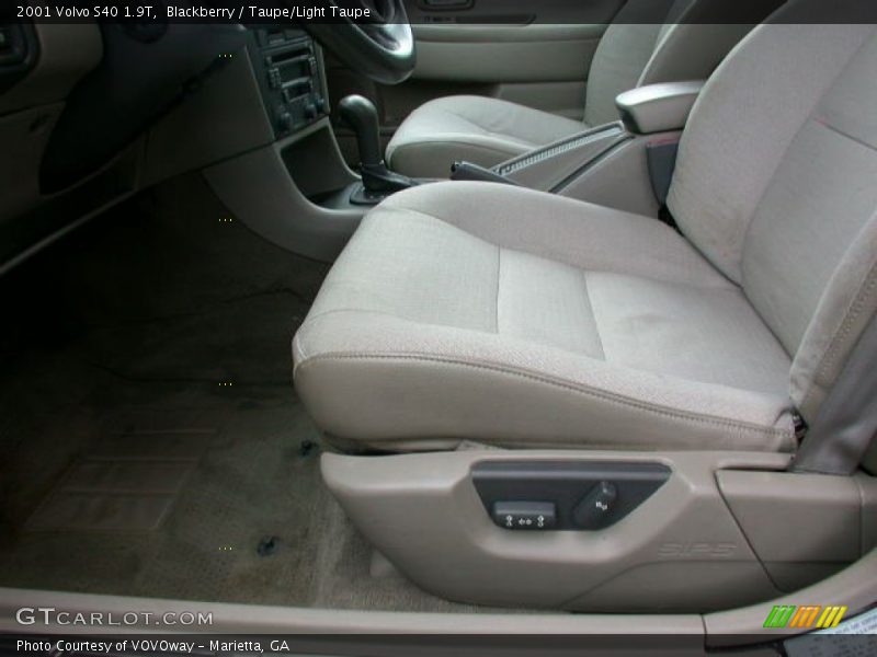 Blackberry / Taupe/Light Taupe 2001 Volvo S40 1.9T