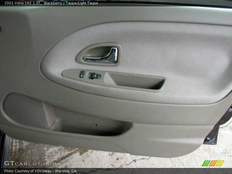 Blackberry / Taupe/Light Taupe 2001 Volvo S40 1.9T