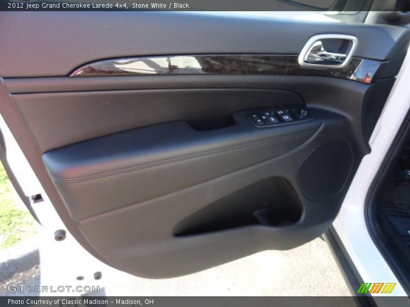 Stone White / Black 2012 Jeep Grand Cherokee Laredo 4x4