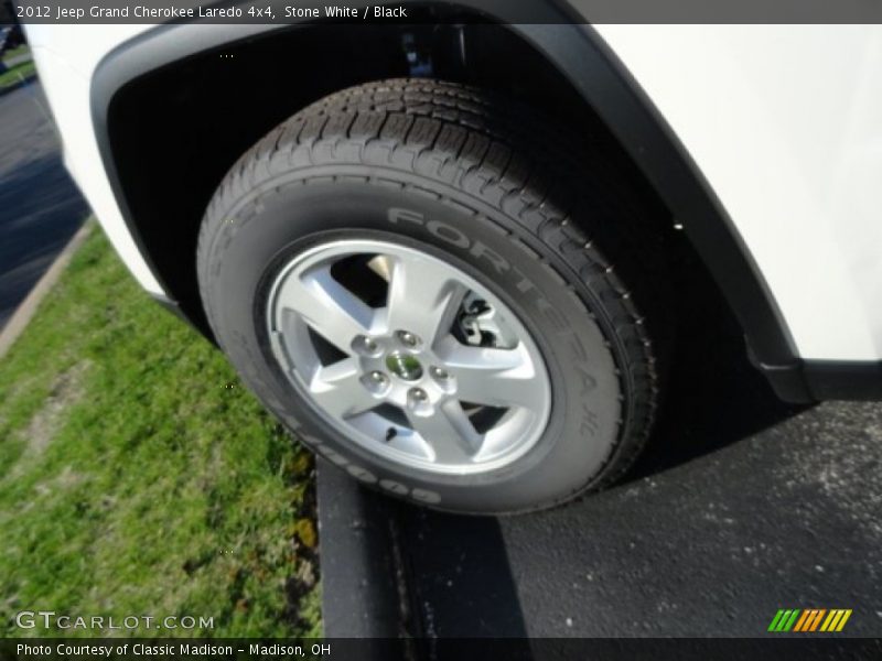 Stone White / Black 2012 Jeep Grand Cherokee Laredo 4x4