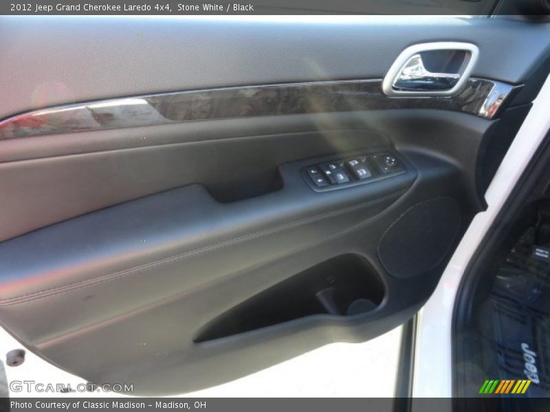Stone White / Black 2012 Jeep Grand Cherokee Laredo 4x4