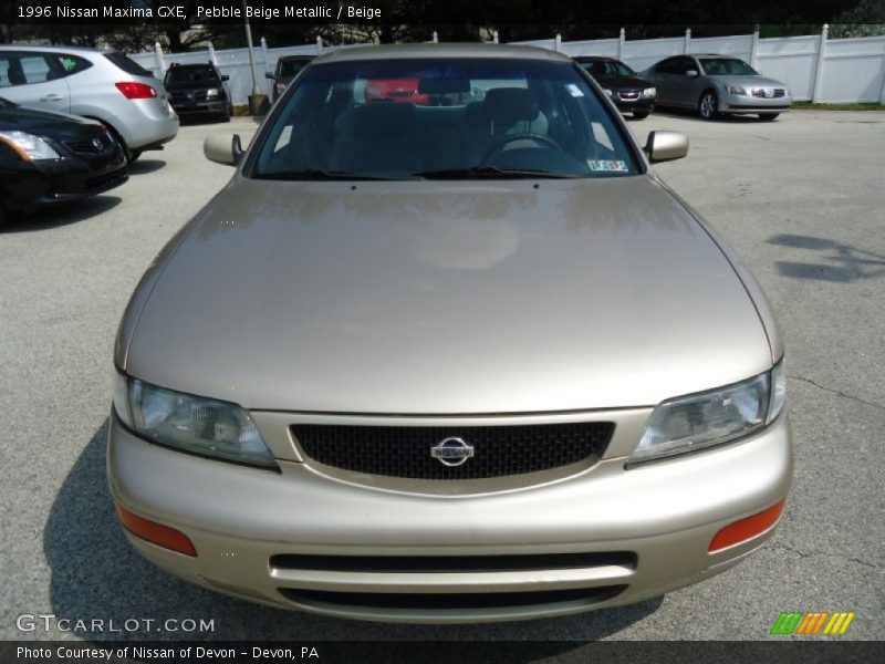 Pebble Beige Metallic / Beige 1996 Nissan Maxima GXE