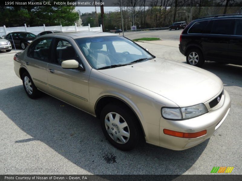 Pebble Beige Metallic / Beige 1996 Nissan Maxima GXE
