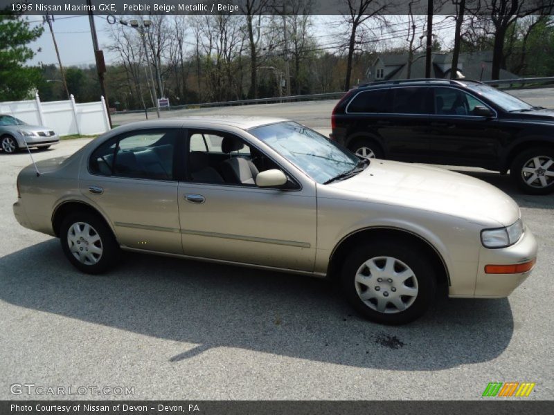 Pebble Beige Metallic / Beige 1996 Nissan Maxima GXE