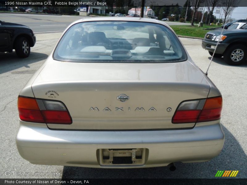 Pebble Beige Metallic / Beige 1996 Nissan Maxima GXE