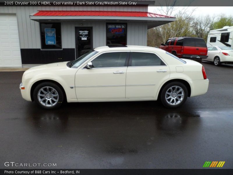 Cool Vanilla / Dark Slate Gray/Medium Slate Gray 2005 Chrysler 300 C HEMI