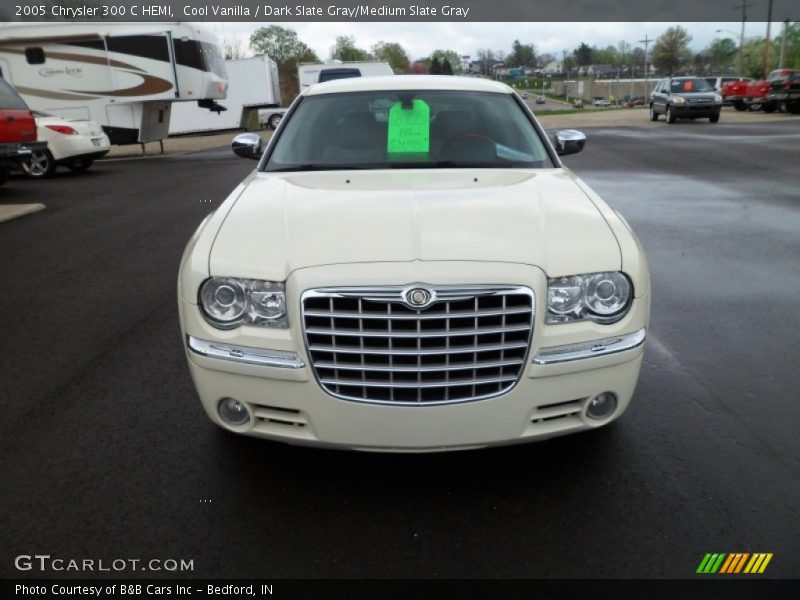 Cool Vanilla / Dark Slate Gray/Medium Slate Gray 2005 Chrysler 300 C HEMI