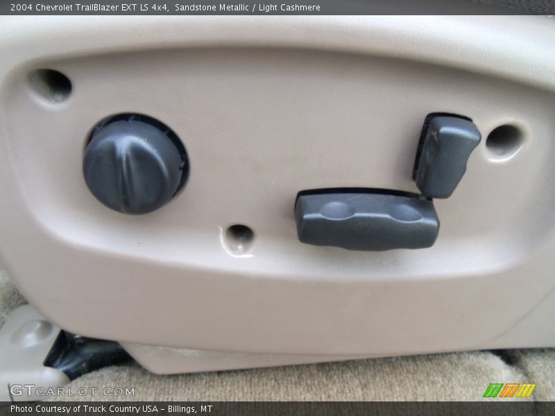 Sandstone Metallic / Light Cashmere 2004 Chevrolet TrailBlazer EXT LS 4x4