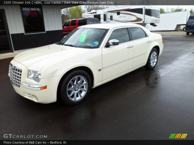 Cool Vanilla / Dark Slate Gray/Medium Slate Gray 2005 Chrysler 300 C HEMI
