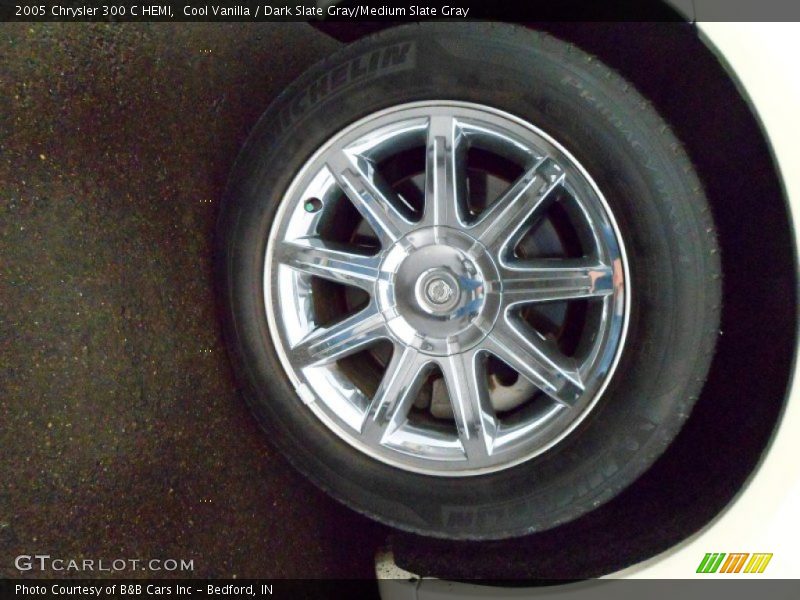 Cool Vanilla / Dark Slate Gray/Medium Slate Gray 2005 Chrysler 300 C HEMI
