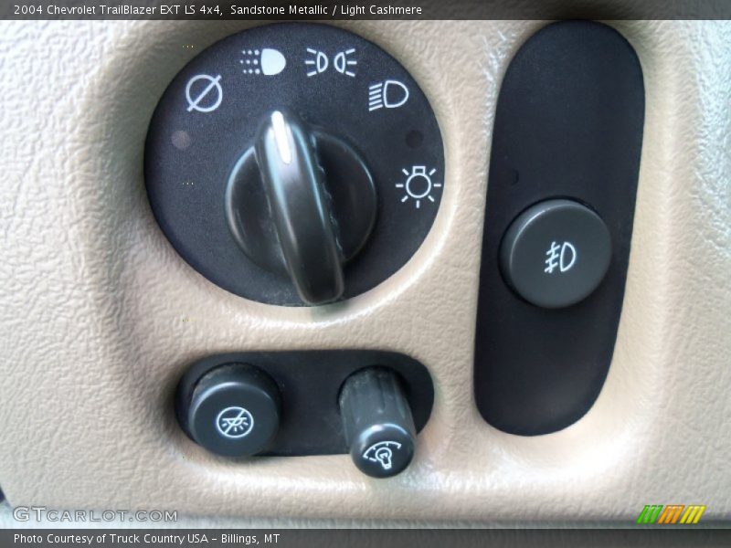 Sandstone Metallic / Light Cashmere 2004 Chevrolet TrailBlazer EXT LS 4x4