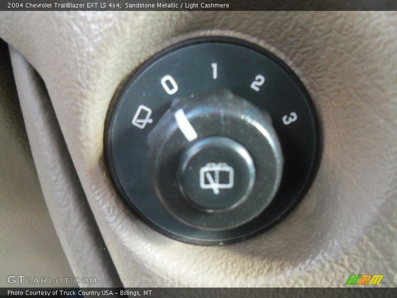 Sandstone Metallic / Light Cashmere 2004 Chevrolet TrailBlazer EXT LS 4x4