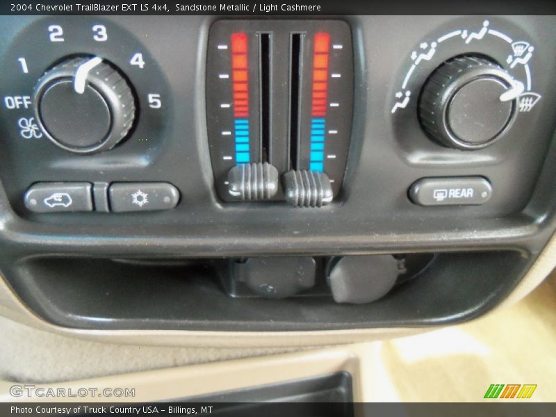 Sandstone Metallic / Light Cashmere 2004 Chevrolet TrailBlazer EXT LS 4x4