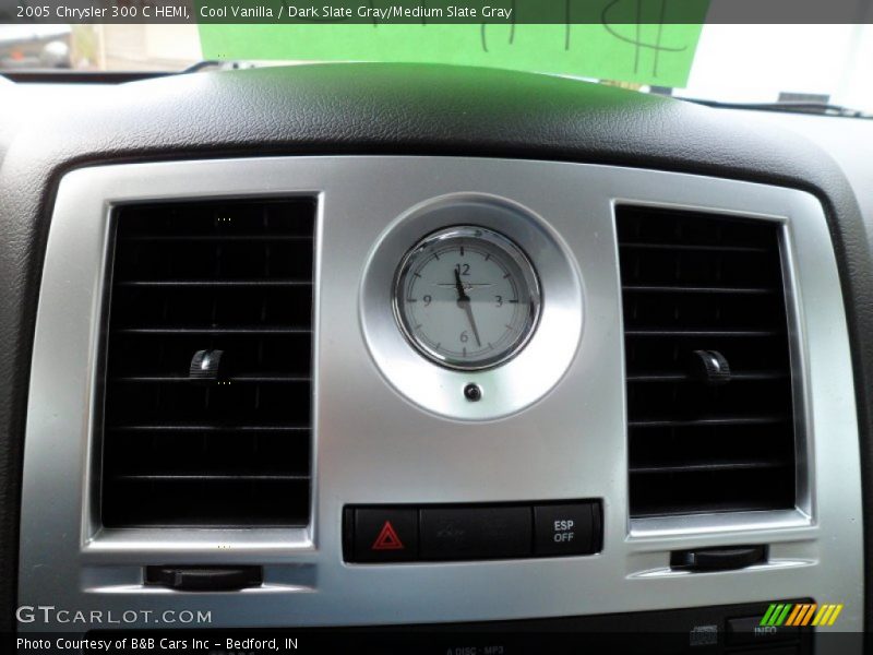 Cool Vanilla / Dark Slate Gray/Medium Slate Gray 2005 Chrysler 300 C HEMI