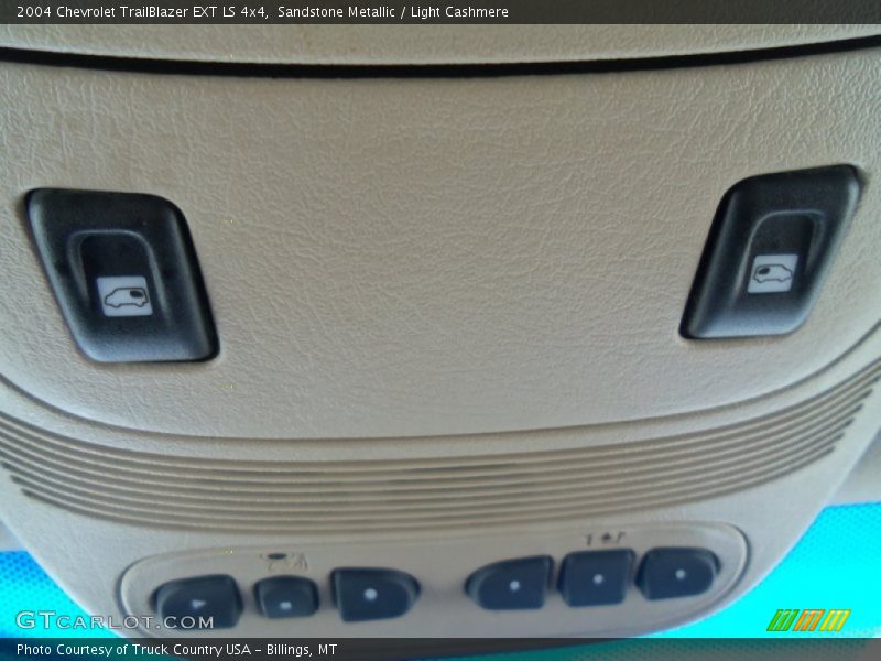 Sandstone Metallic / Light Cashmere 2004 Chevrolet TrailBlazer EXT LS 4x4