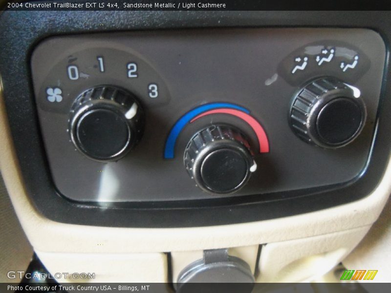 Sandstone Metallic / Light Cashmere 2004 Chevrolet TrailBlazer EXT LS 4x4