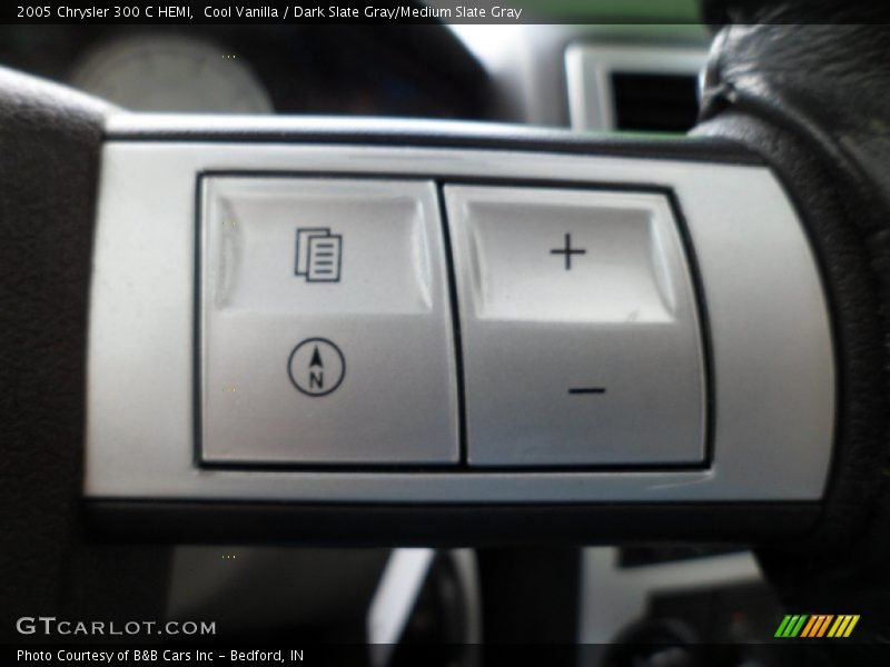 Cool Vanilla / Dark Slate Gray/Medium Slate Gray 2005 Chrysler 300 C HEMI