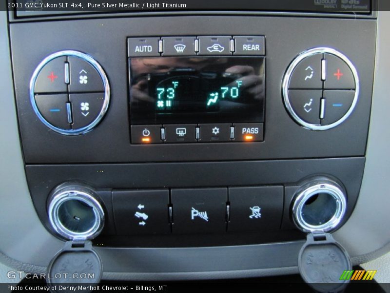 Pure Silver Metallic / Light Titanium 2011 GMC Yukon SLT 4x4