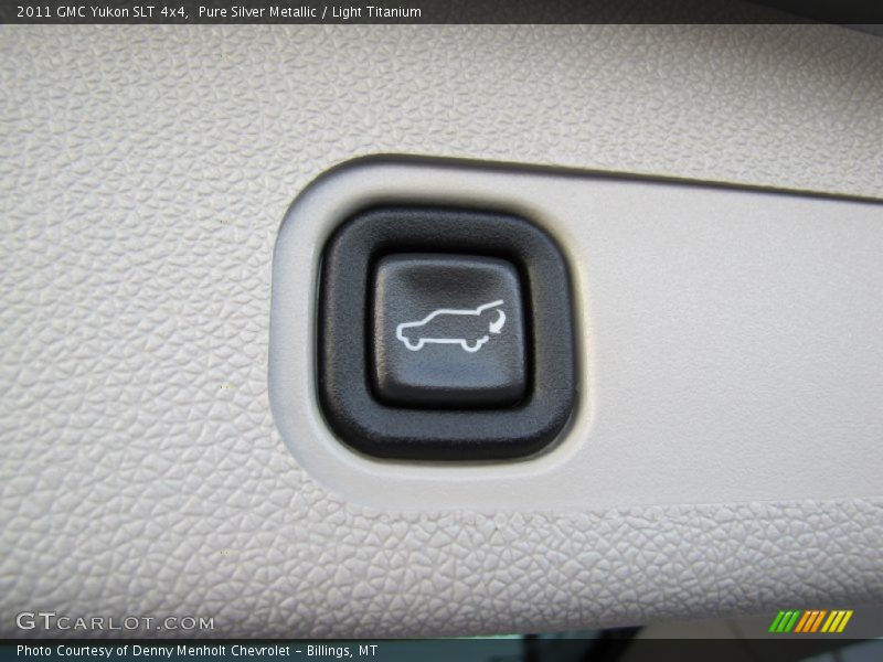 Pure Silver Metallic / Light Titanium 2011 GMC Yukon SLT 4x4