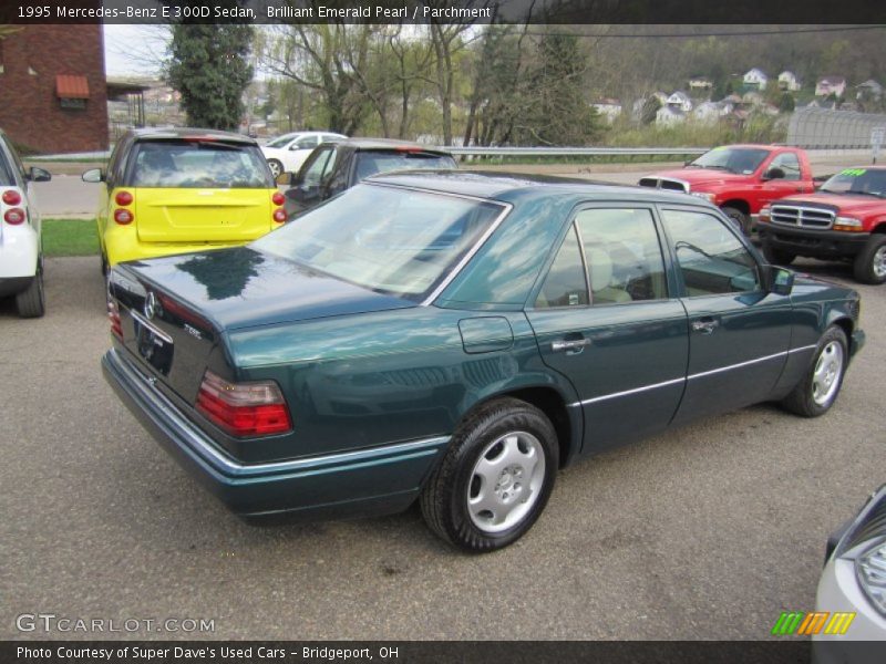  1995 E 300D Sedan Brilliant Emerald Pearl