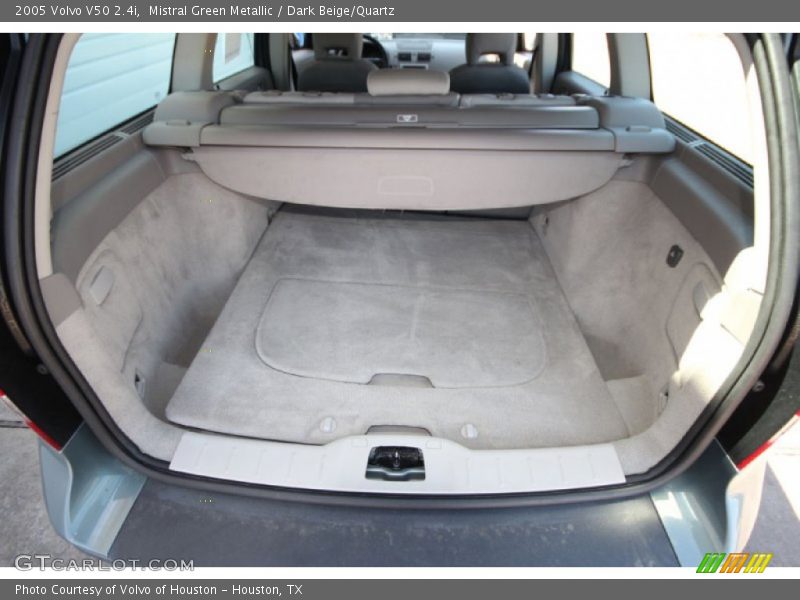Mistral Green Metallic / Dark Beige/Quartz 2005 Volvo V50 2.4i