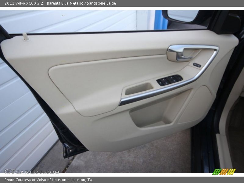 Barents Blue Metallic / Sandstone Beige 2011 Volvo XC60 3.2