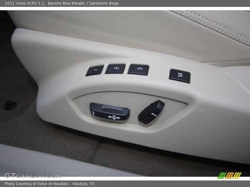 Barents Blue Metallic / Sandstone Beige 2011 Volvo XC60 3.2