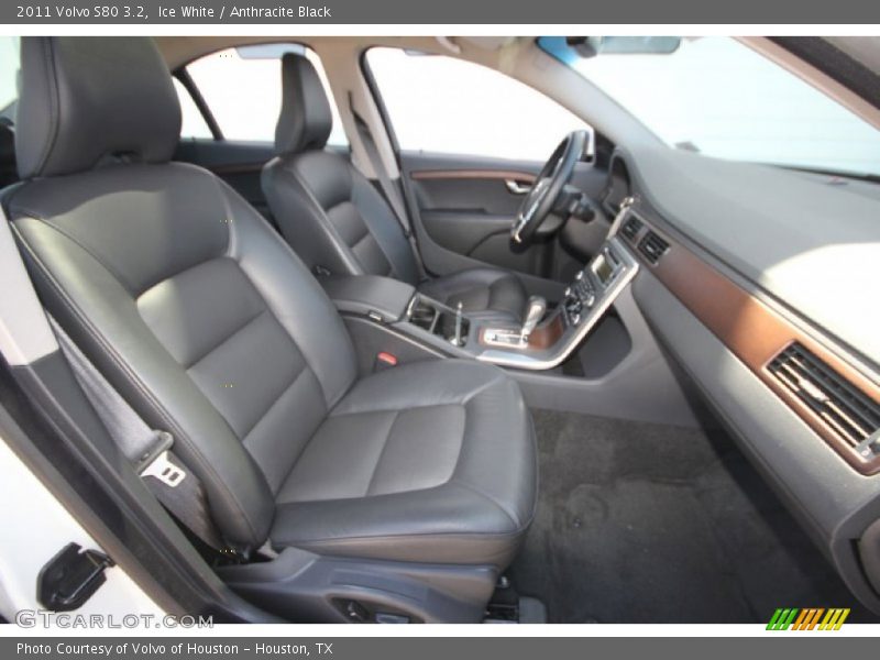 Ice White / Anthracite Black 2011 Volvo S80 3.2