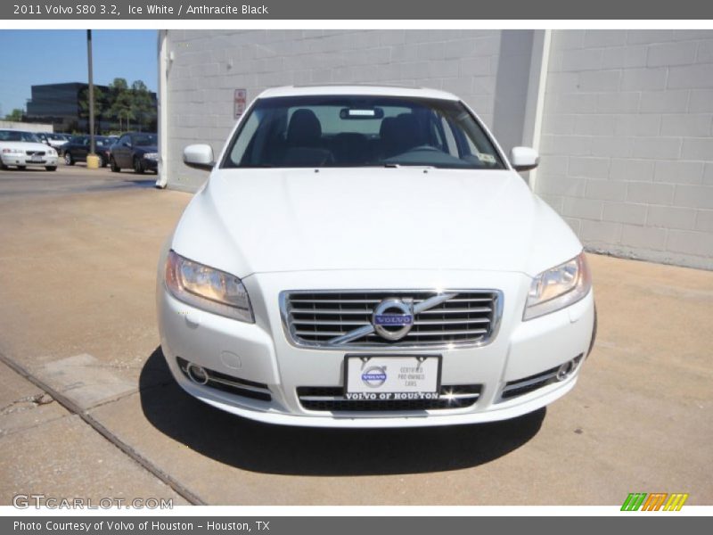 Ice White / Anthracite Black 2011 Volvo S80 3.2